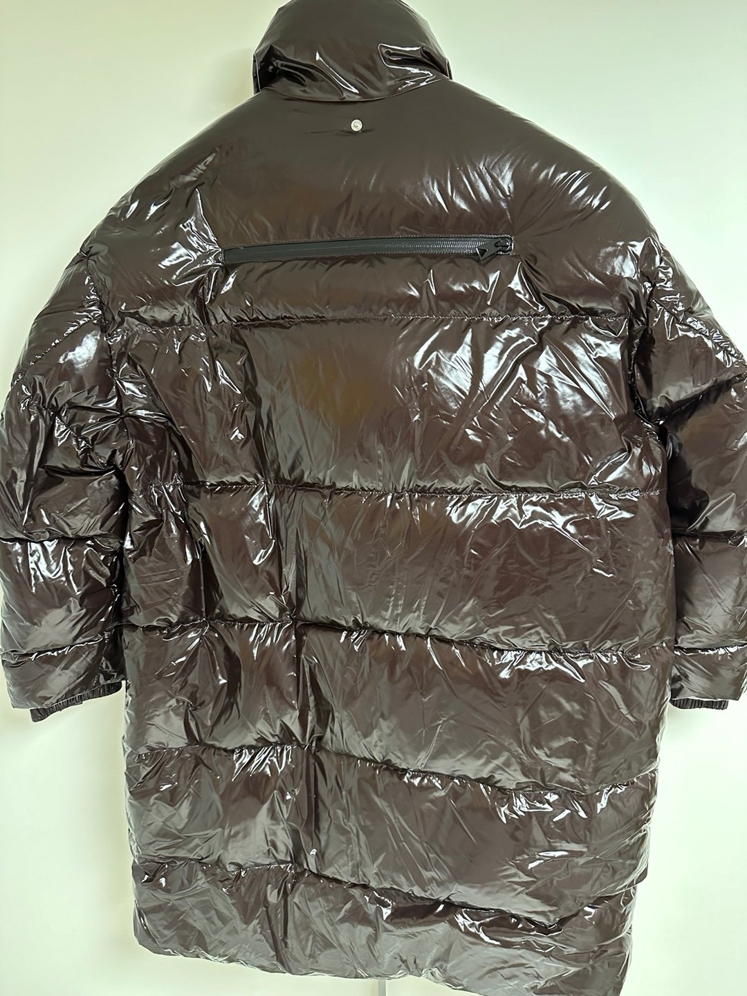 보테카베네타 구스패딩