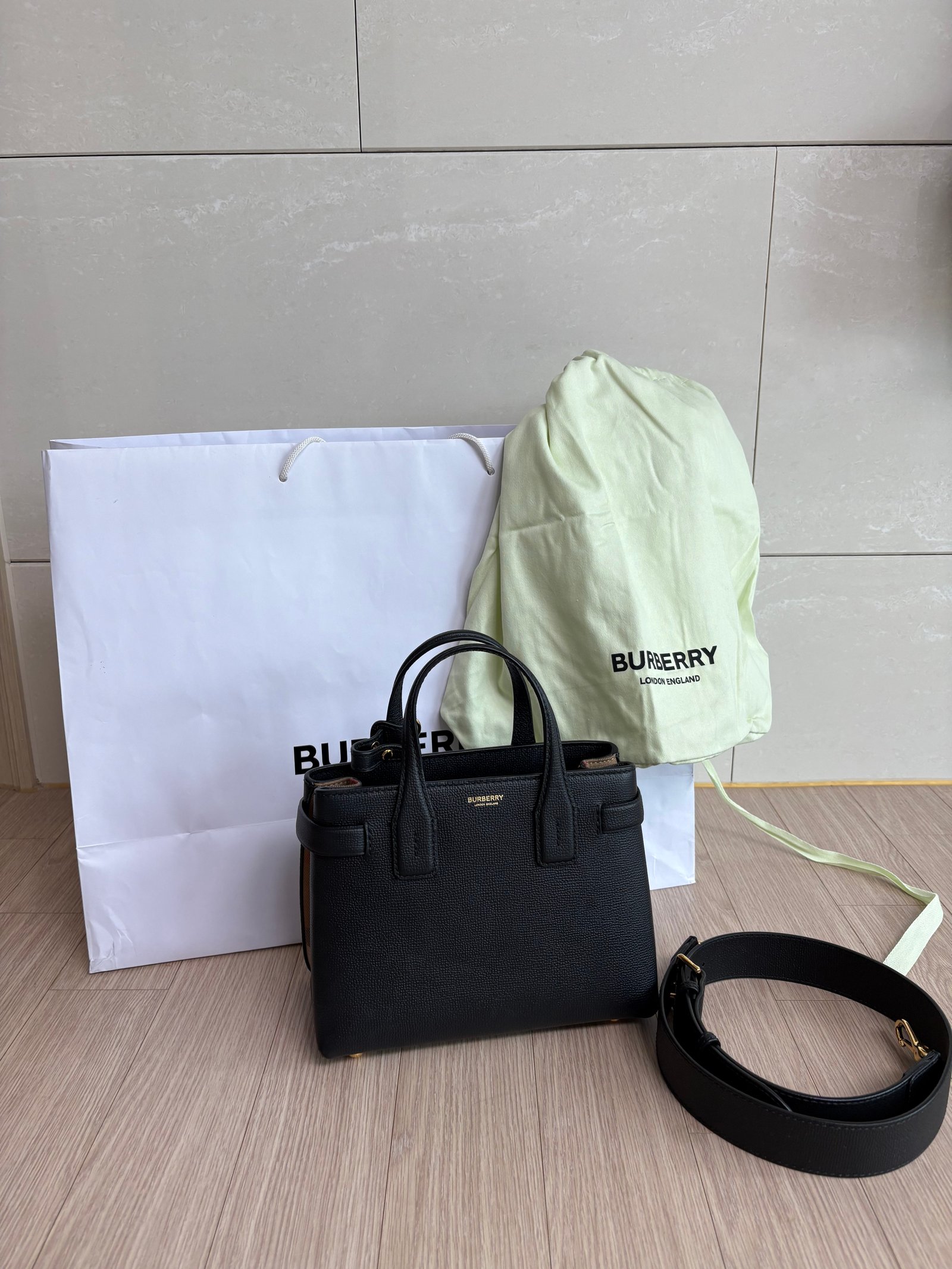 버버리 토트백