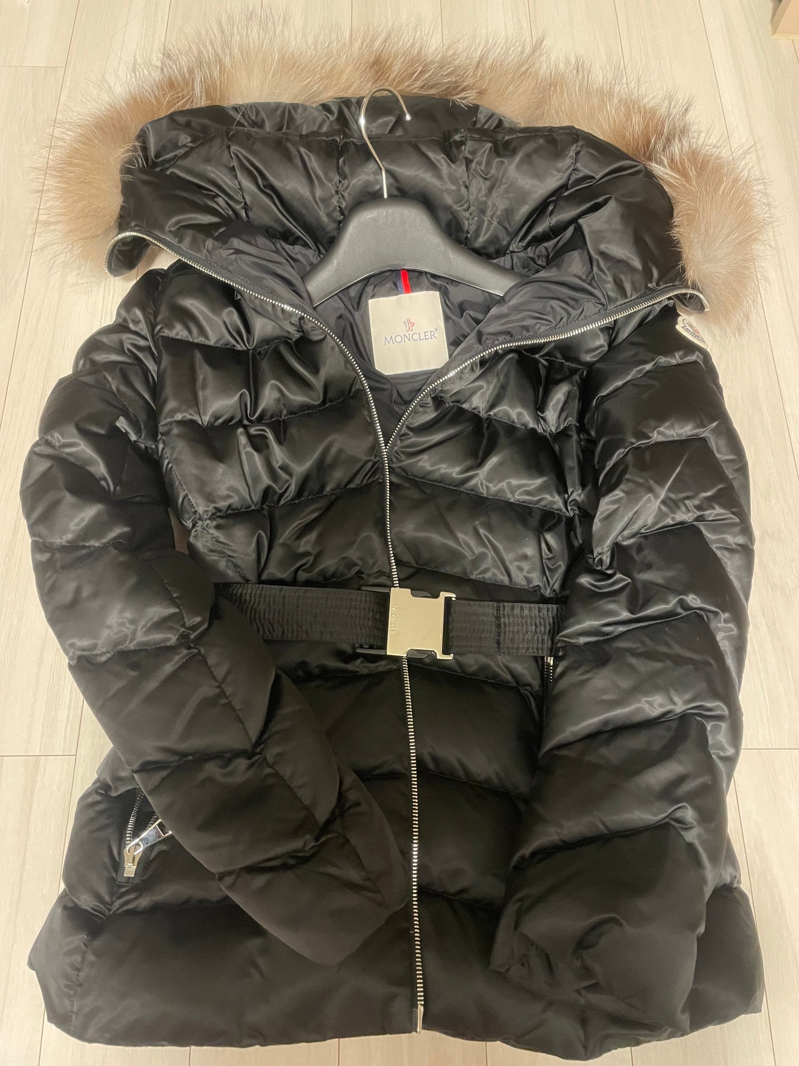 몽클레어 여성패딩