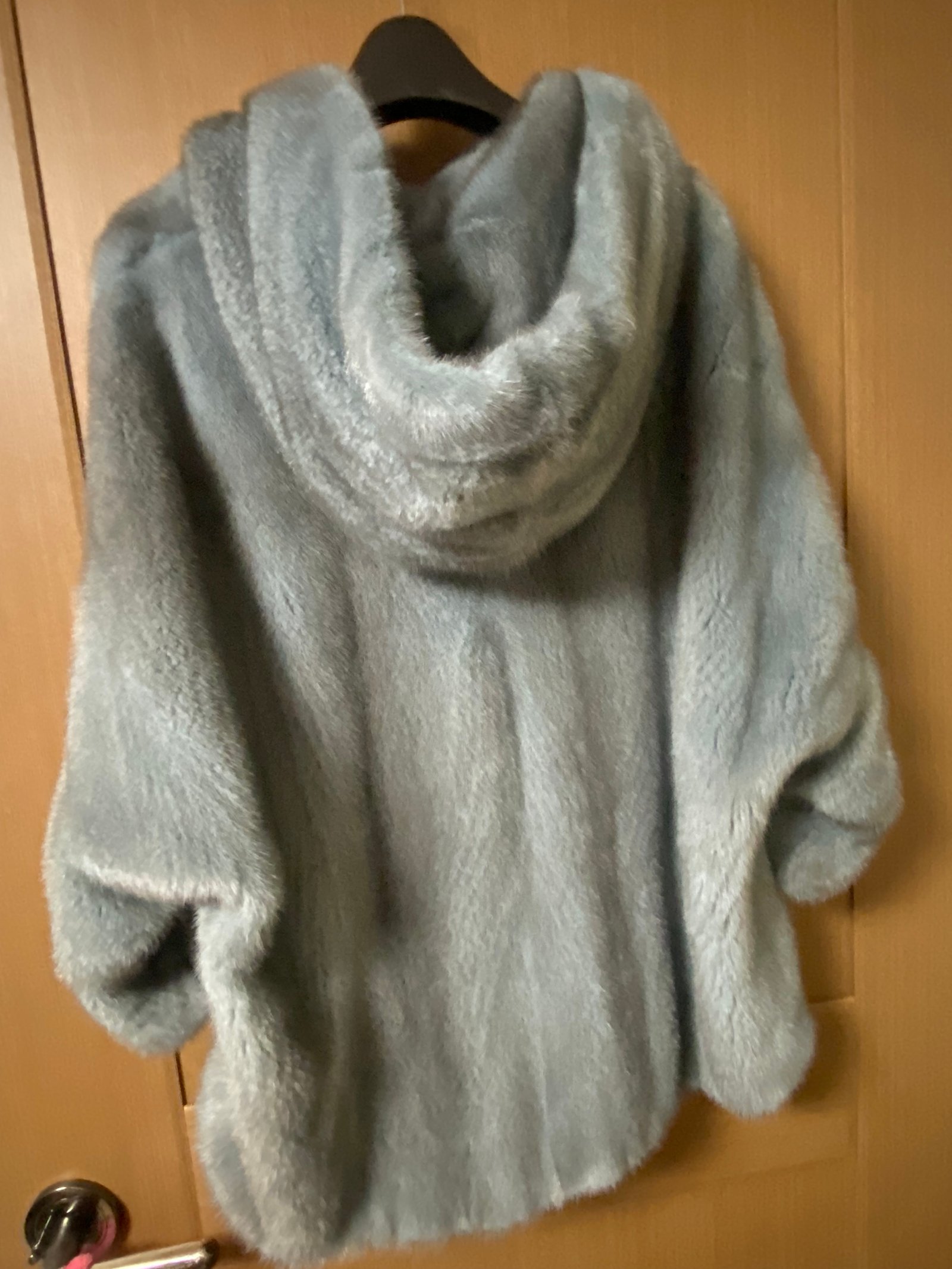 지스튜디오 밍크후드케이프