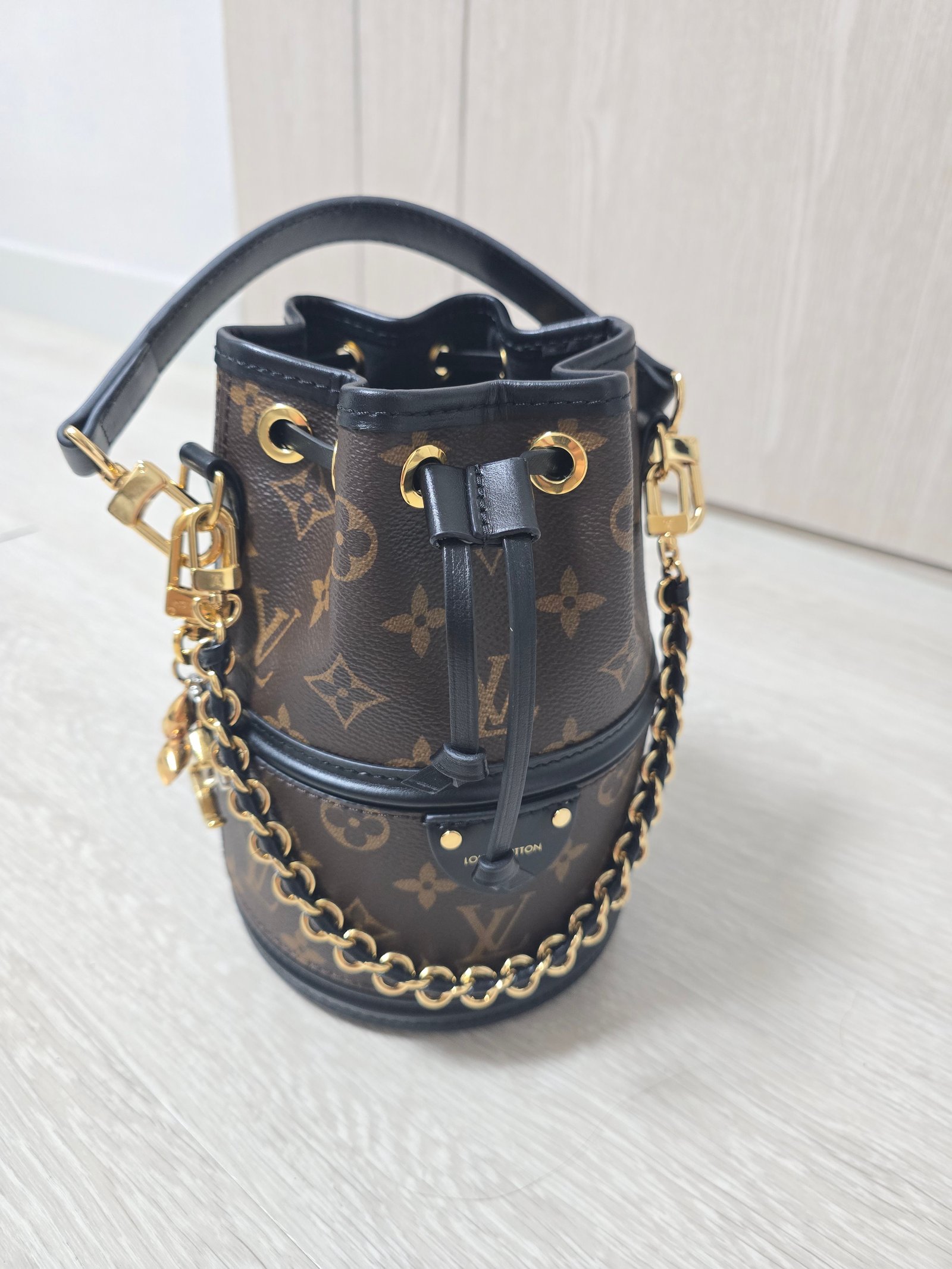 루이비통 버킷백