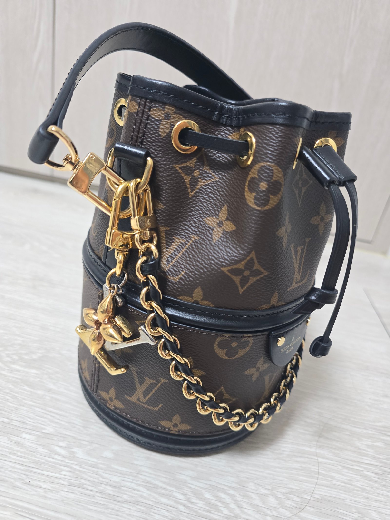 루이비통 버킷백