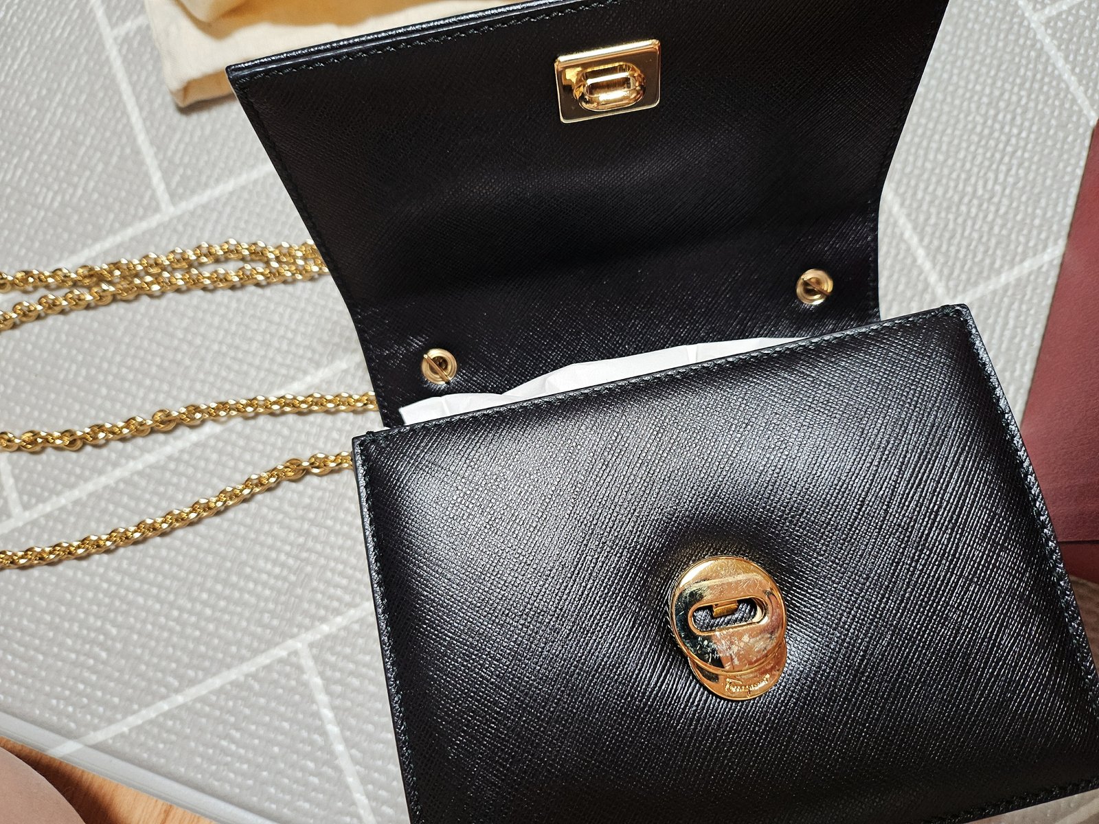 프라다 크로스백