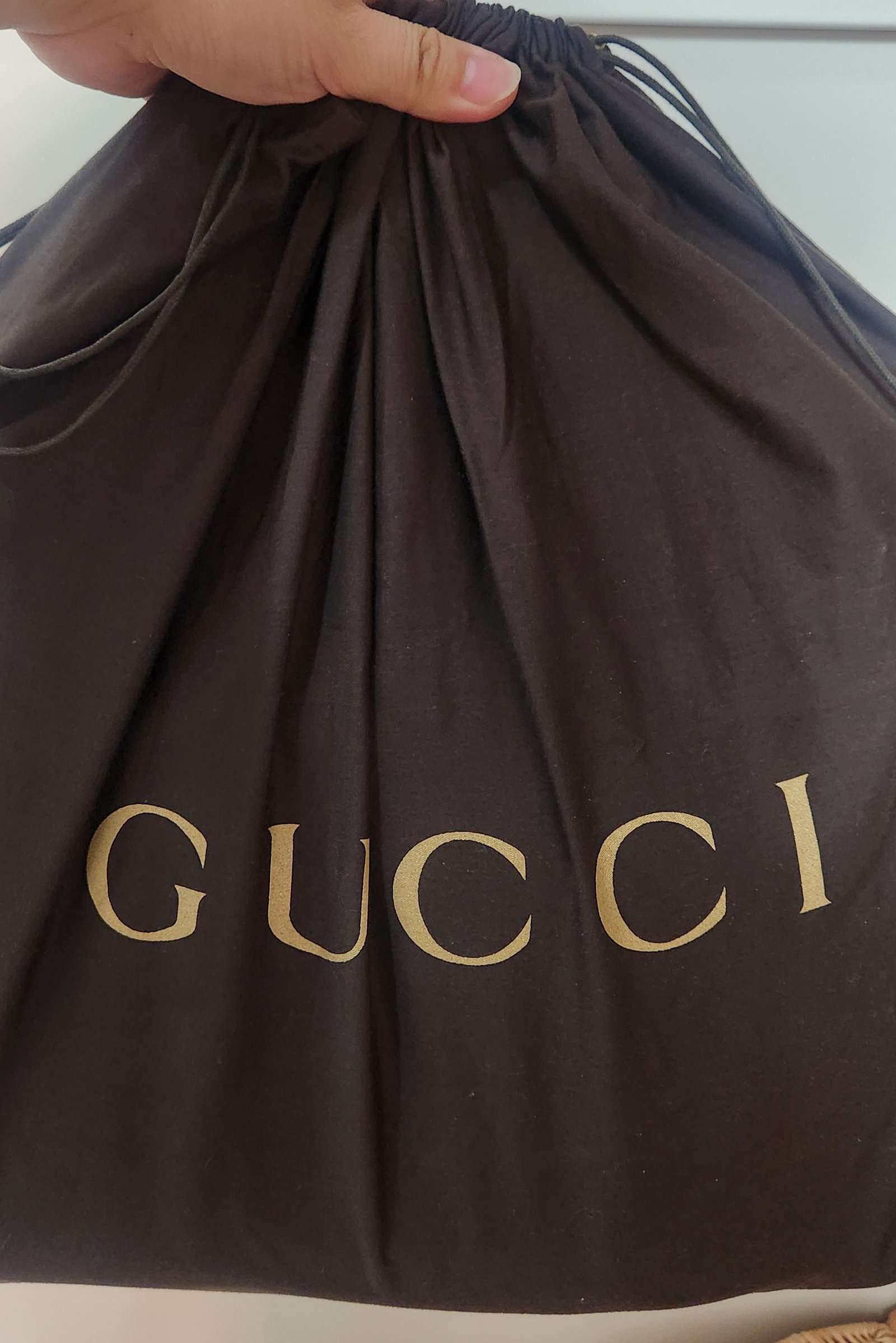 구찌 소호 태슬 숄더백 카멜리아 컬러