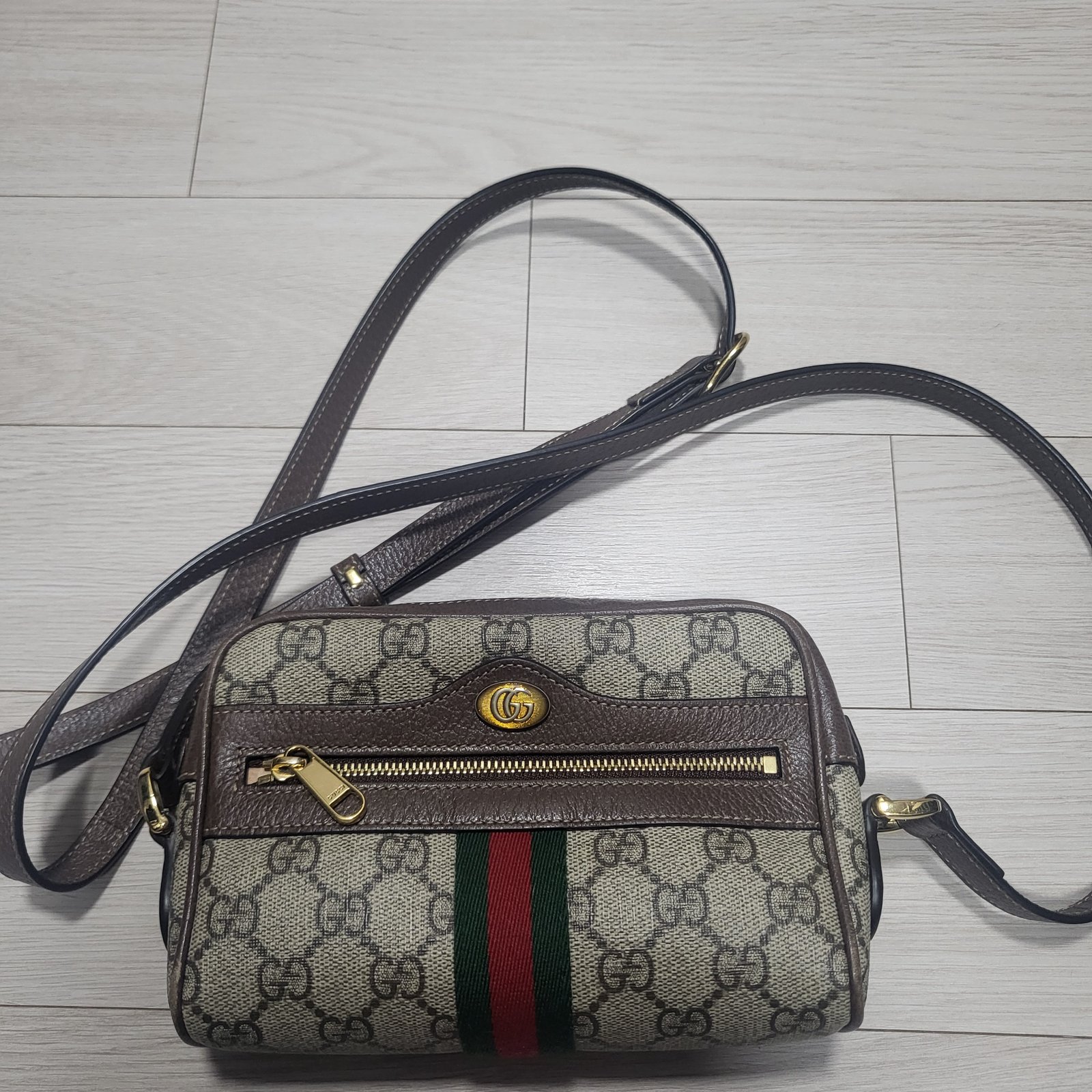 구찌 오피디아GG수프림 미니크로스백