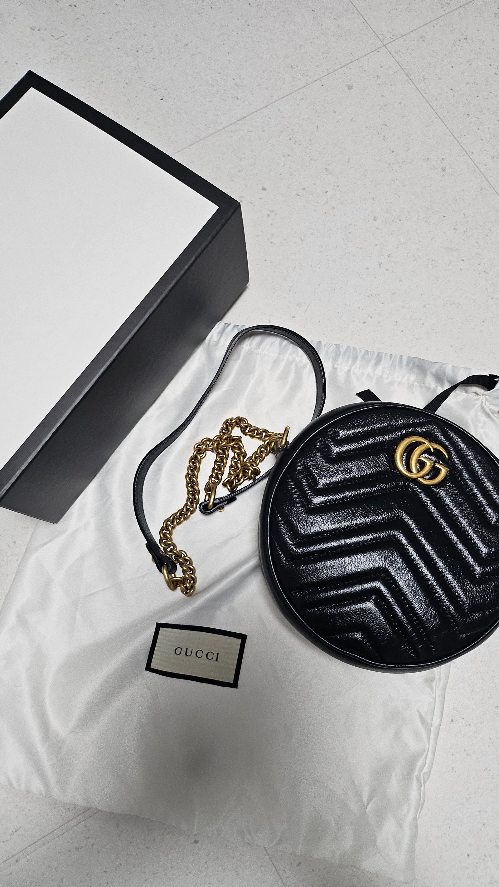 구찌 마몬트 미니 라운드 숄더백