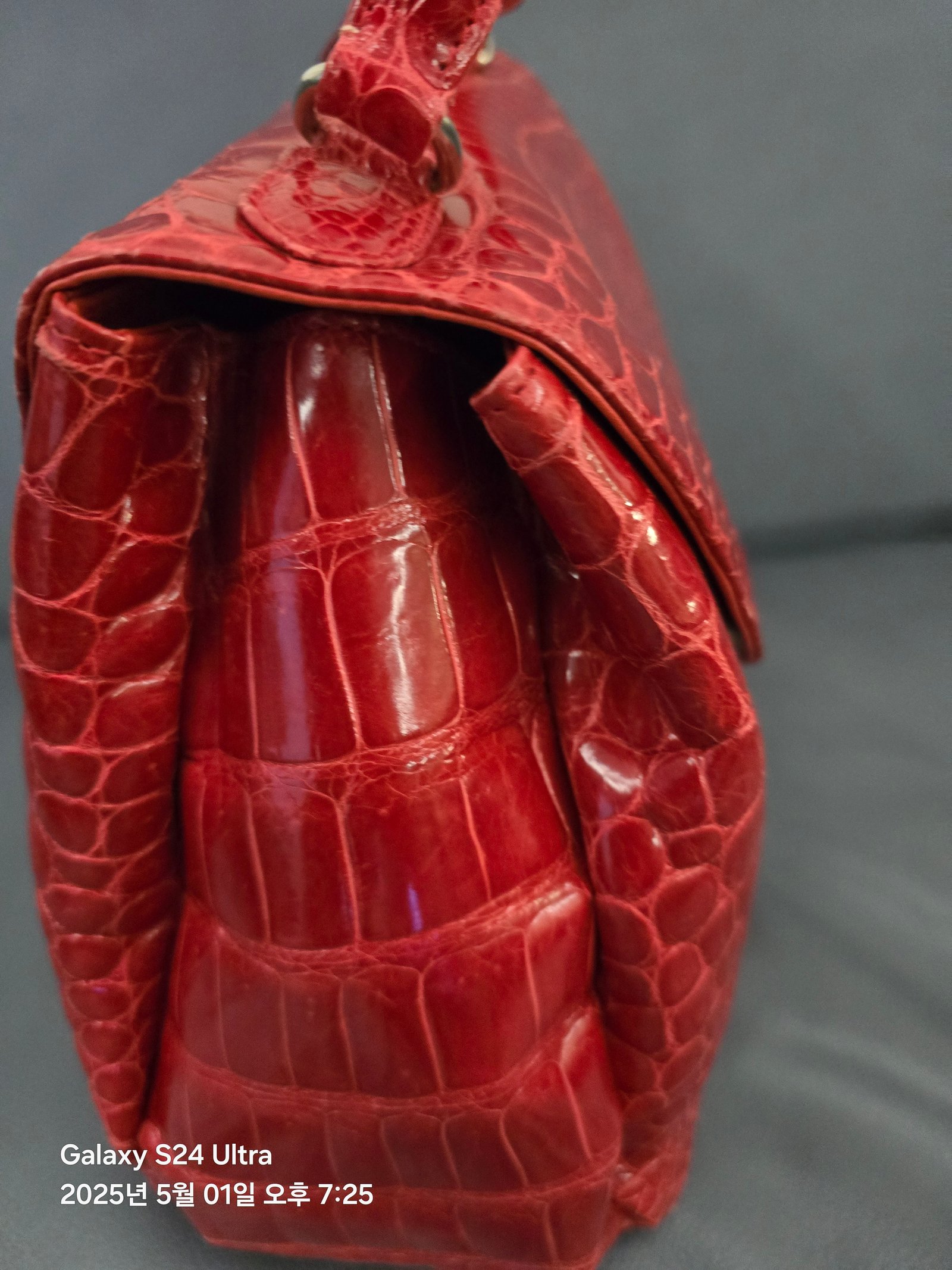 콜롬보 악어 가죽 토트백 레드