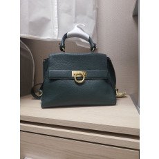 페레가모소피아백