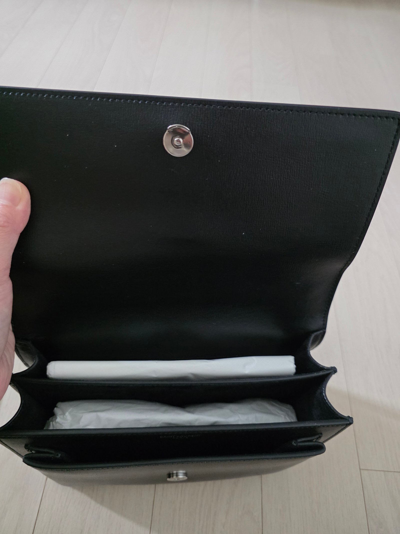 생로랑 가방 저렴히 팔아요