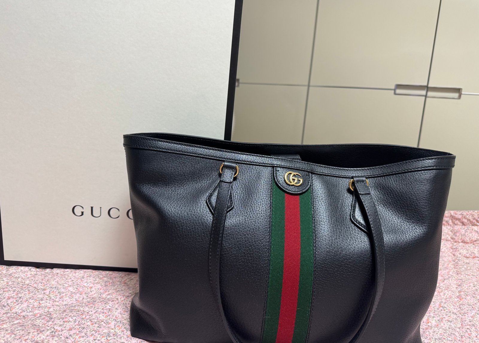 구찌 오피디아 라지 토트백(정품)